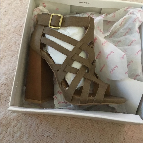 Qupid Heels - Picture 3 of 5